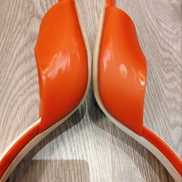 Trendy BCBG MAXAZRIA Jelly Mules - Picture 6 of 8